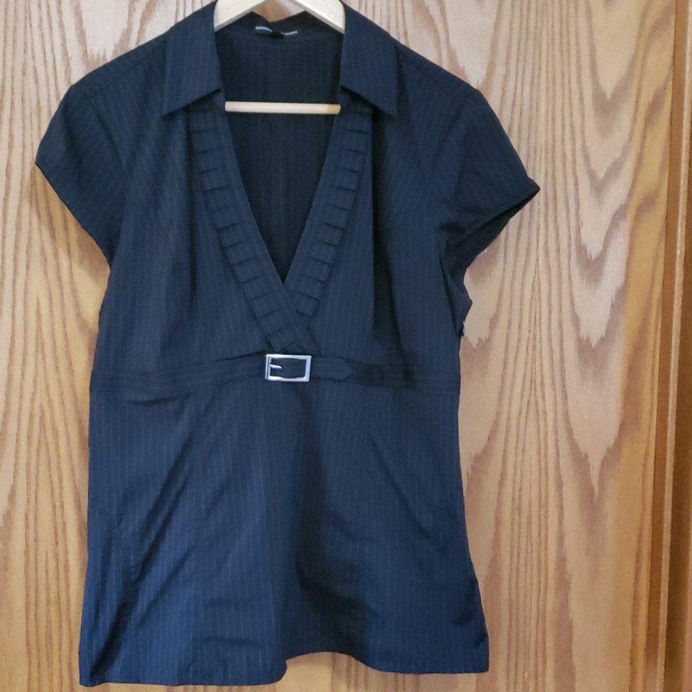 Cute fitted blouse Express